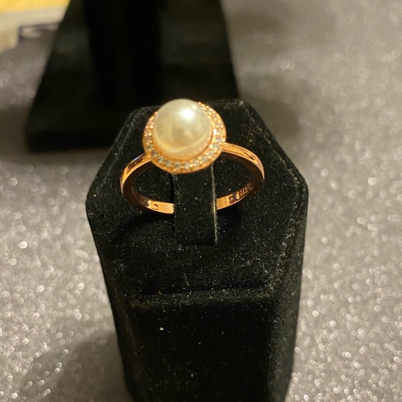 RING SiZE 10 - Picture 2 of 8